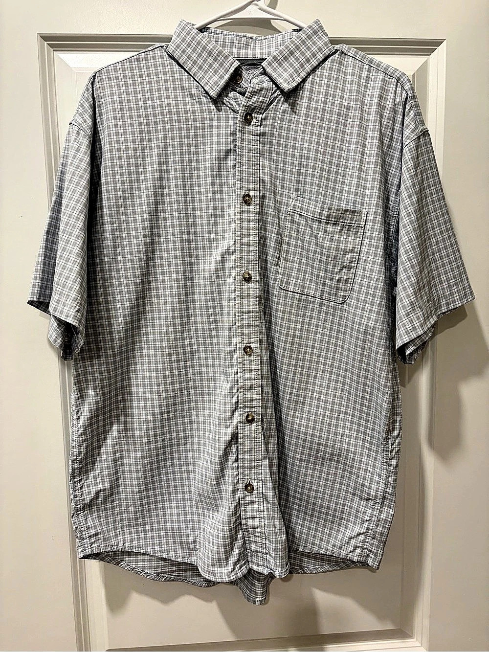 Poncho Men's Checkered Button-Up Shirt Size Medium Regular Fit